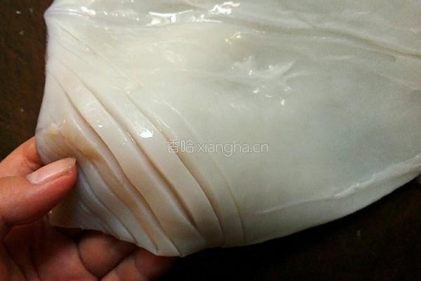 辣椒炒鱿鱼的做法图解1