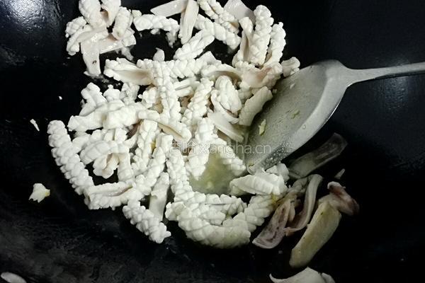 辣椒炒鱿鱼的做法图解11