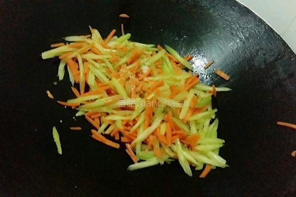 芹菜胡萝卜丝的做法图解7