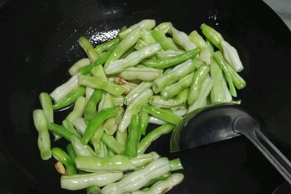 番茄炖豆角的做法图解5