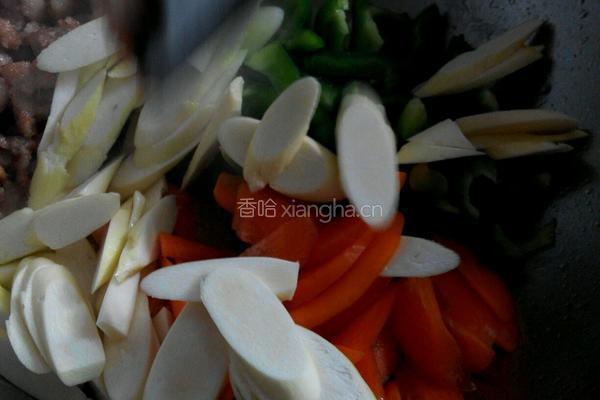 茭白炒肉的做法图解4