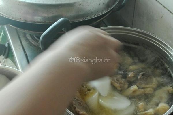 鸡汤炖萝卜的做法图解8