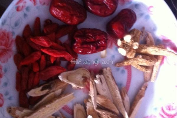 老火靓汤—老鸭花旗参汤的做法图解1