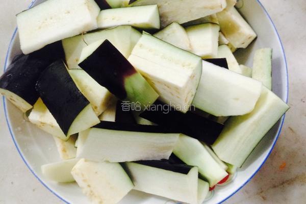 鱼香茄子 (渝味)的做法图解1