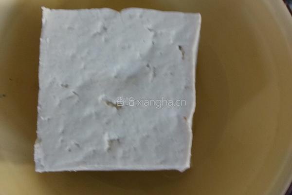 青菜烧豆付的做法图解1