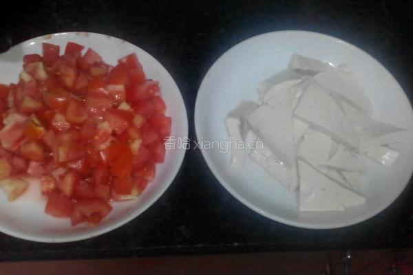 番茄炒豆腐的做法图解1