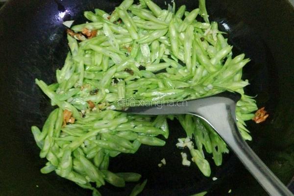 橄榄菜豆角(快速菜)的做法图解2