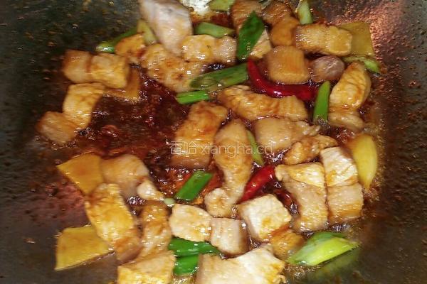 鹌鹑蛋鱿鱼红烧肉的做法图解8