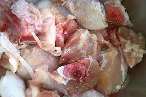 鸡腿烧土豆的做法图解1