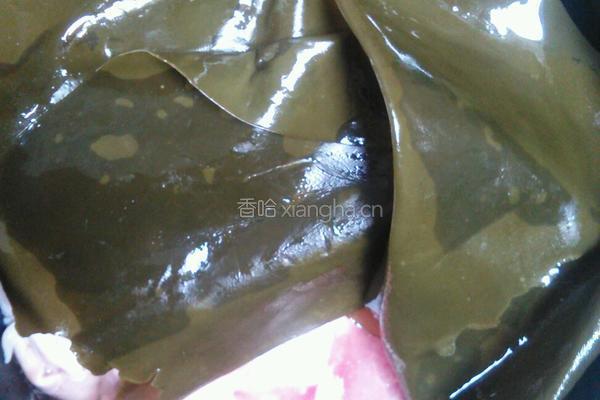 猪蹄海带花生汤的做法图解2