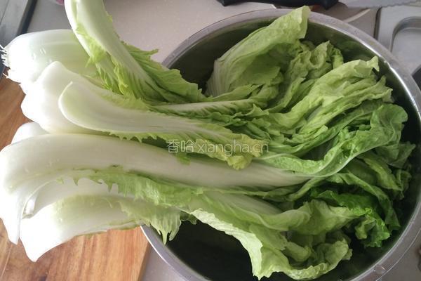 五花肉白菜炖干豆腐的做法图解1
