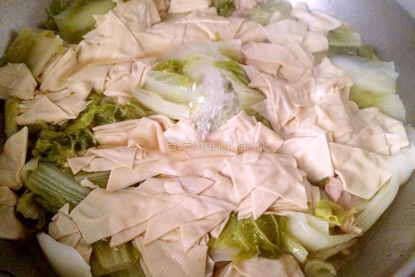 五花肉白菜炖干豆腐的做法图解11
