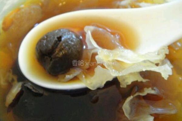 龙眼银耳汤的做法图解5