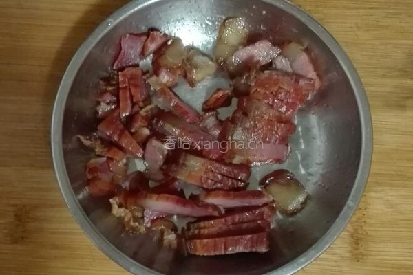 爆炒腊肉的做法图解2