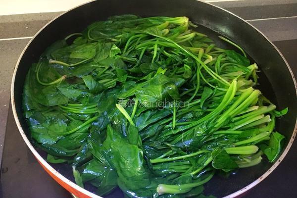 花生米拌菠菜的做法图解4
