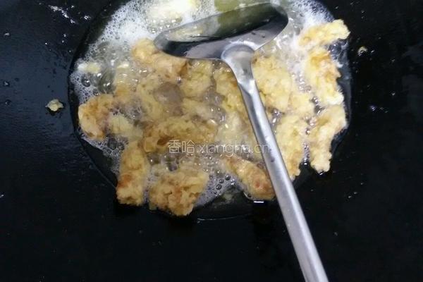酥炸鲈鱼条的做法图解7