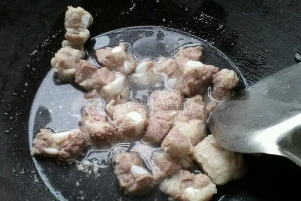 ，鲜虾骨头杂锦拉面的做法图解4