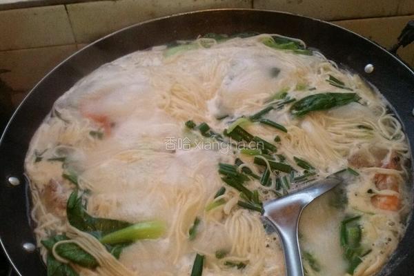，鲜虾骨头杂锦拉面的做法图解10