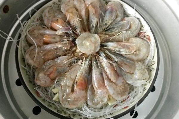 蒜蓉粉丝蒸虾的做法图解7