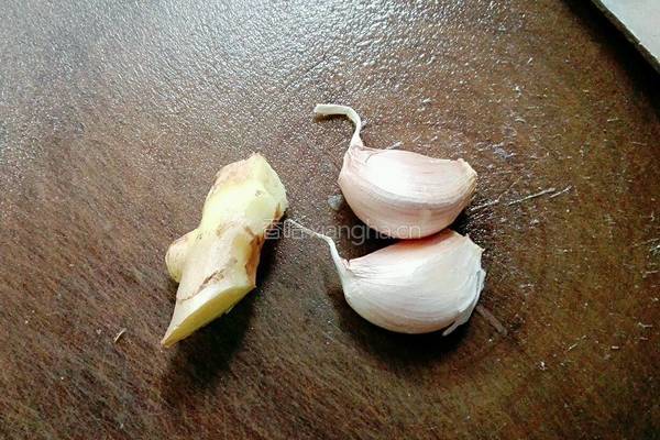 排骨蒸豆腐的做法图解2