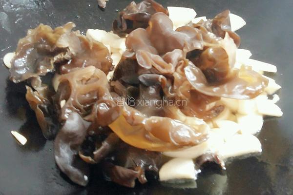 木耳杏鲍菇炒肉的做法图解8