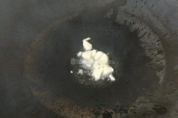 百合炒红萝卜的做法图解3