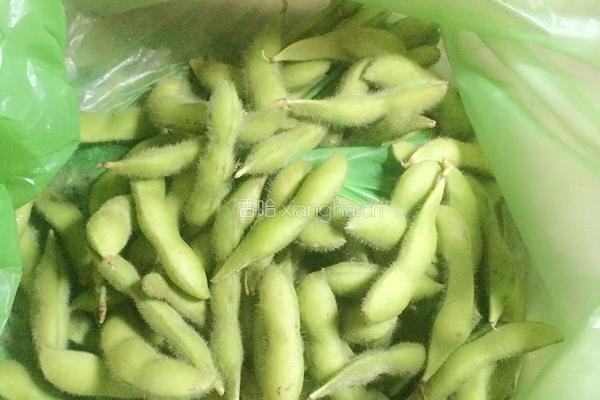 麻辣毛豆的做法图解1