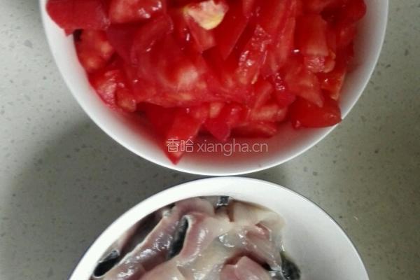 番茄黑鱼汤的做法图解1