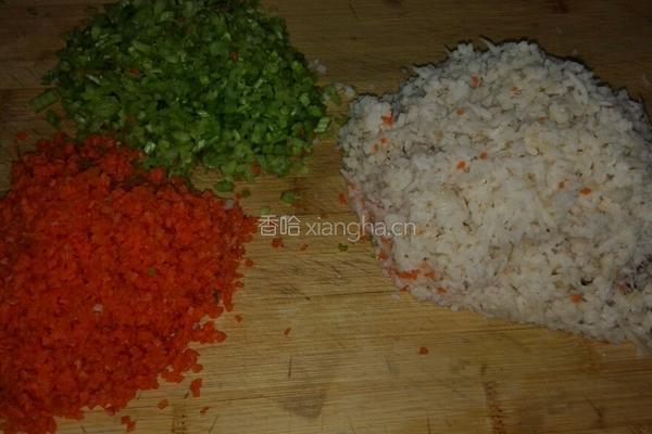 莲菜大肉饺子的做法图解3