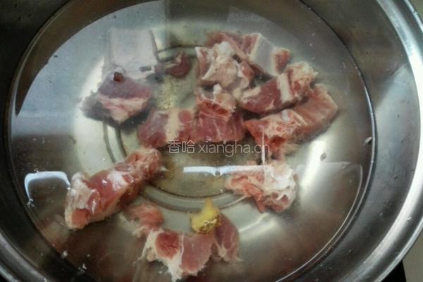 冬瓜排骨汤的做法图解1