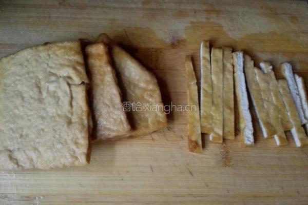 黄豆芽炖粉条的做法图解2