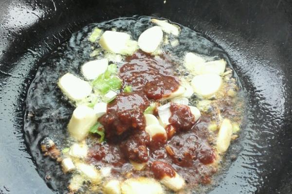 酱爆茄子的做法图解1
