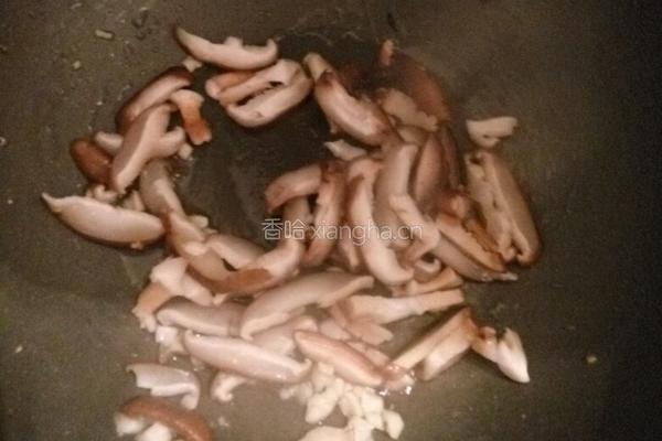双菇炒肉的做法图解4