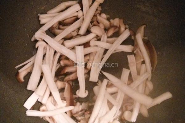 双菇炒肉的做法图解5
