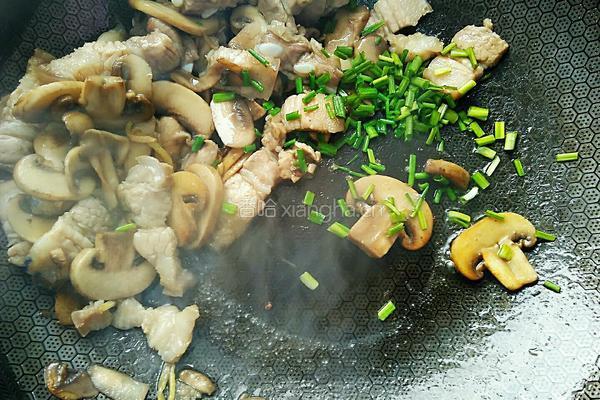 蘑菇炒肉的做法图解12