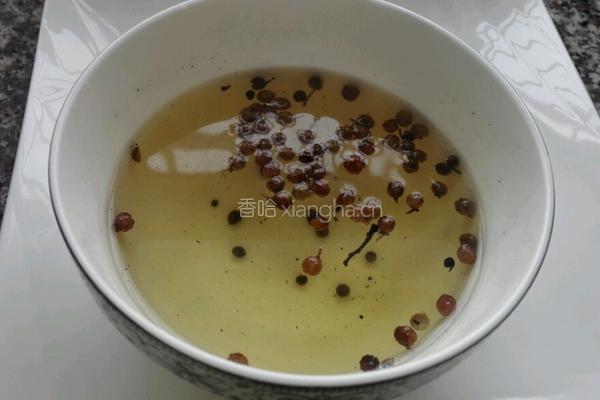 韭菜猪肉馄饨的做法图解2