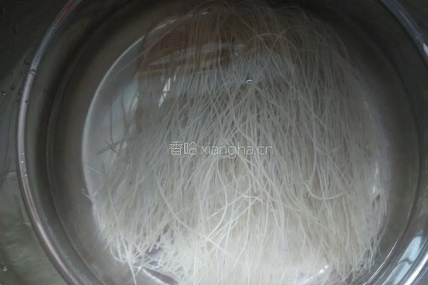 韭菜鸡蛋馅饺子的做法图解4