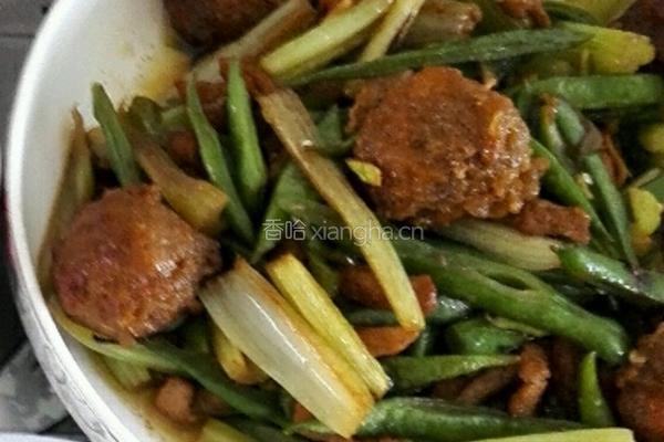 芹菜豆角小炒肉的做法图解5