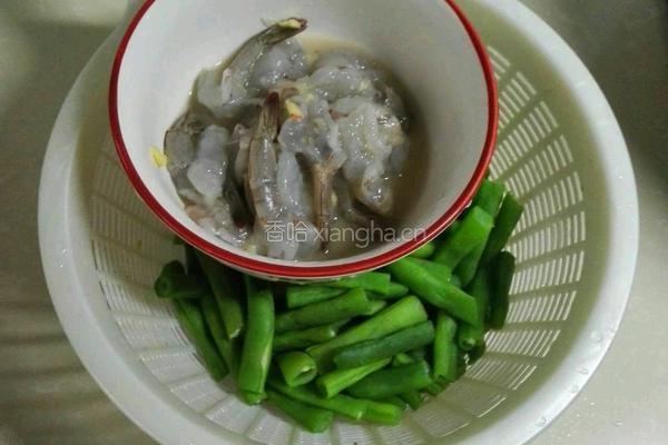 豇豆虾卷的做法图解3
