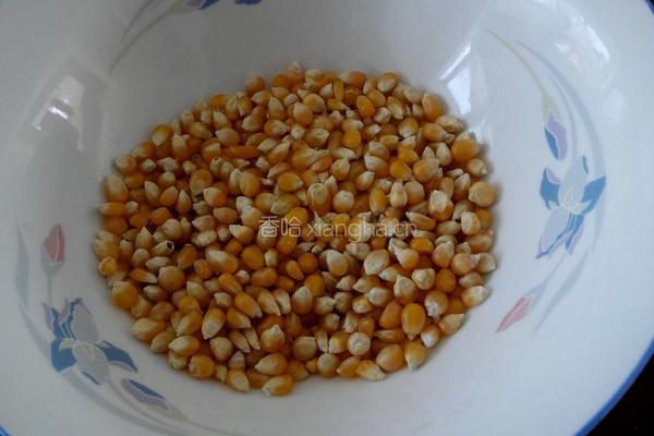 自制爆米花的做法图解1