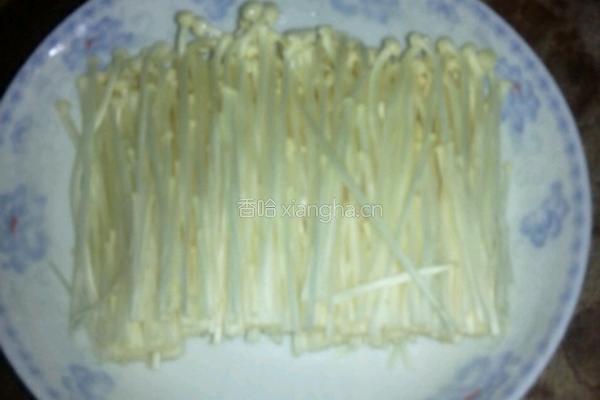 蒜香金针菇的做法图解1