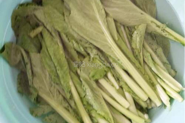 芥菜咸蛋瘦肉粥的做法图解2