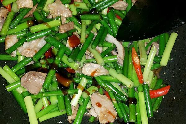 蒜薹炒肉的做法图解4