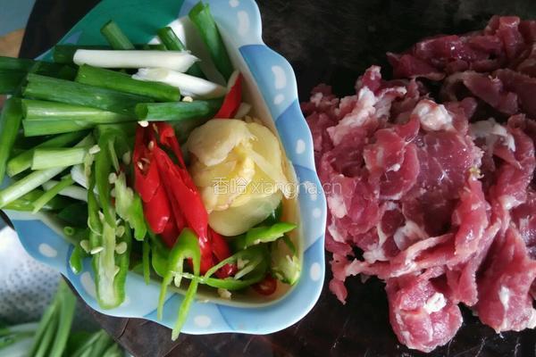 葱姜炒肉的做法图解2