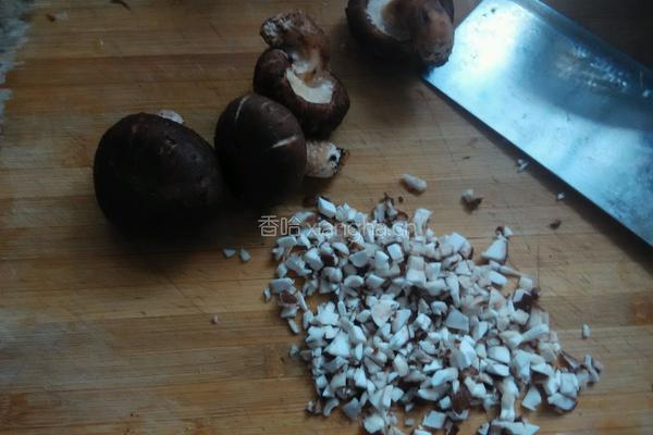 香菇豆腐馅包子的做法图解1