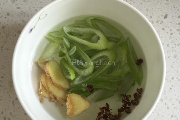 冬瓜肉丸汤的做法图解2