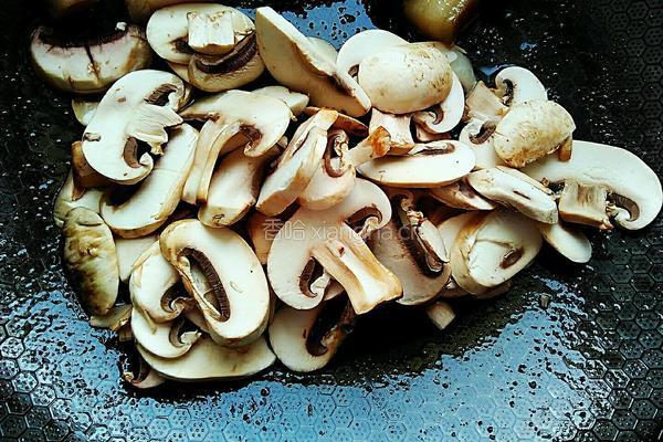 蘑菇红烧肉的做法图解9