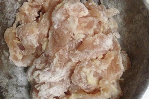 油炸香酥鸡柳的做法图解2