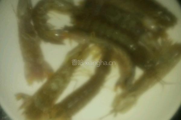椒盐虾咕的做法图解1