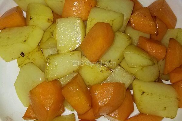 土豆胡萝卜烧牛腩的做法图解3